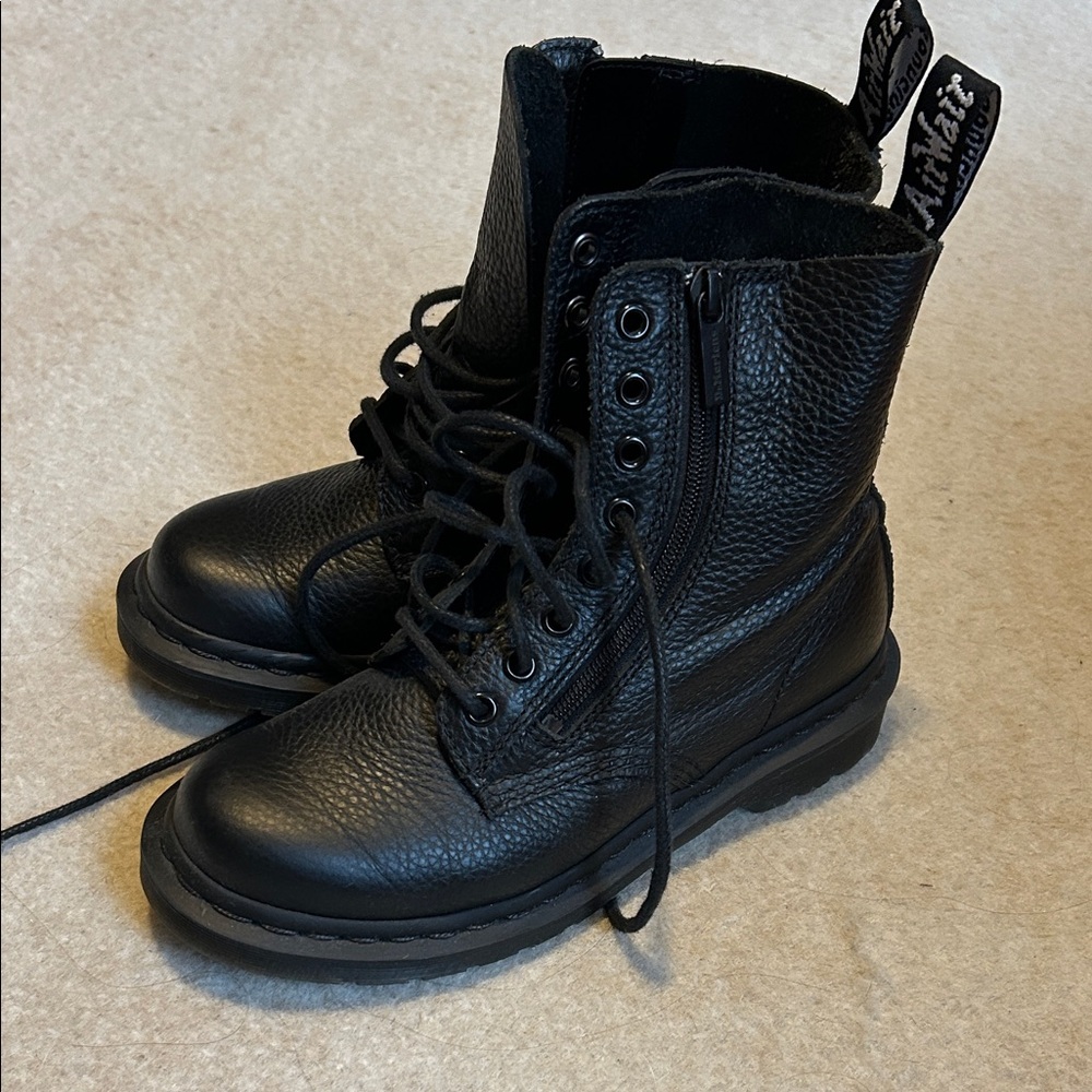 Dr. Martens Pascal Boots Sz. 6